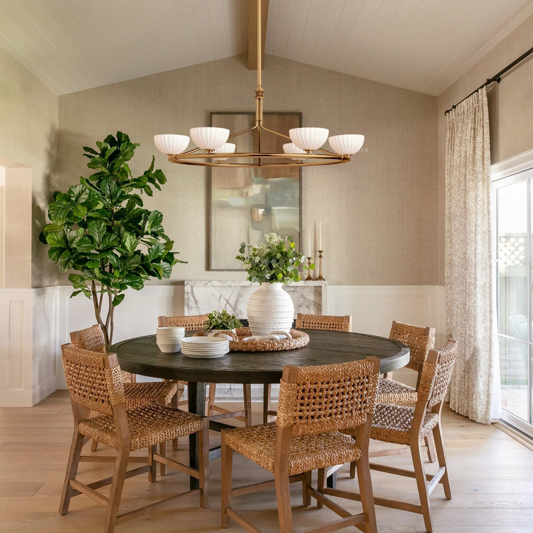How to Choose the Right Chandelier Shape for Your Space