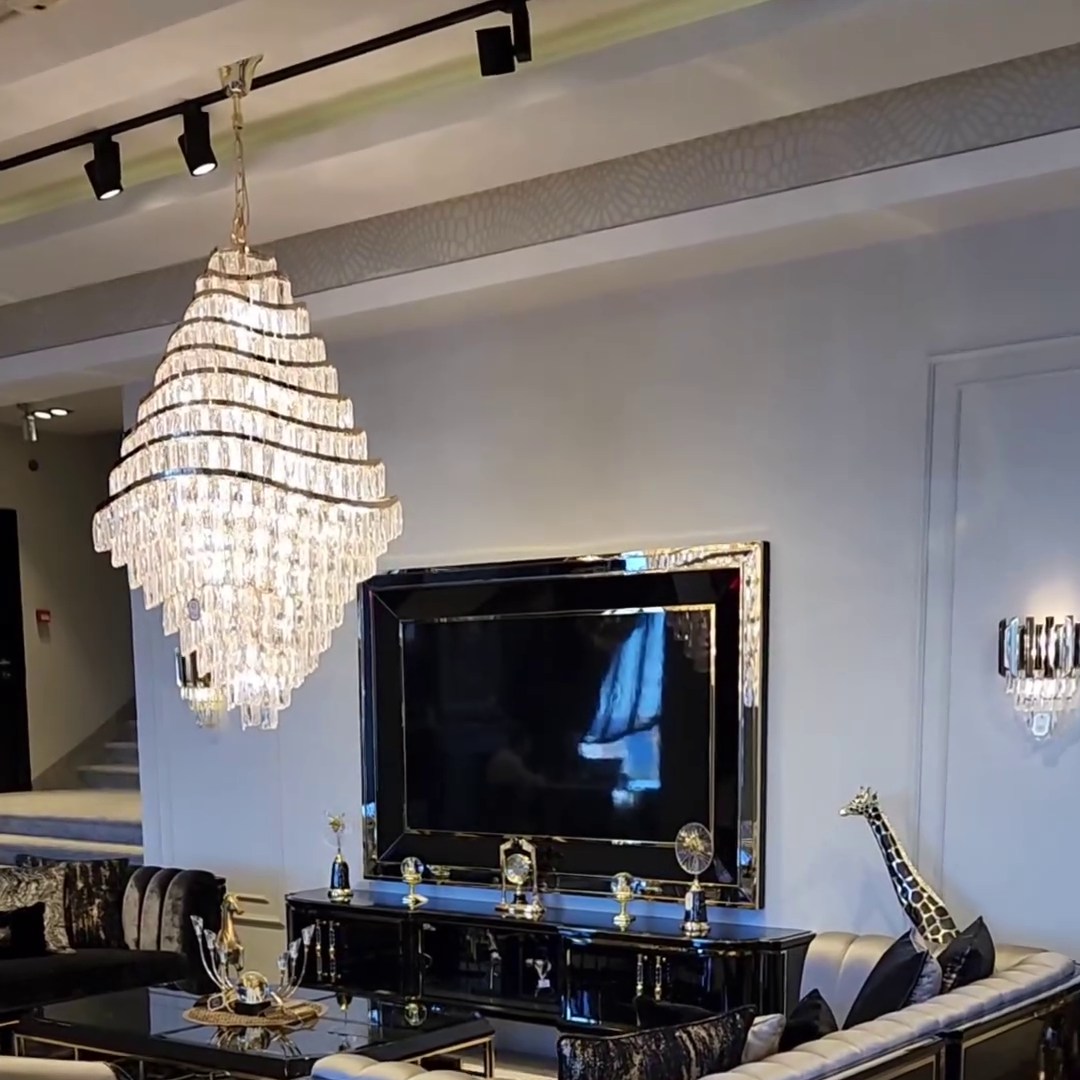How to Choose the Right Chandelier Size for Your Room