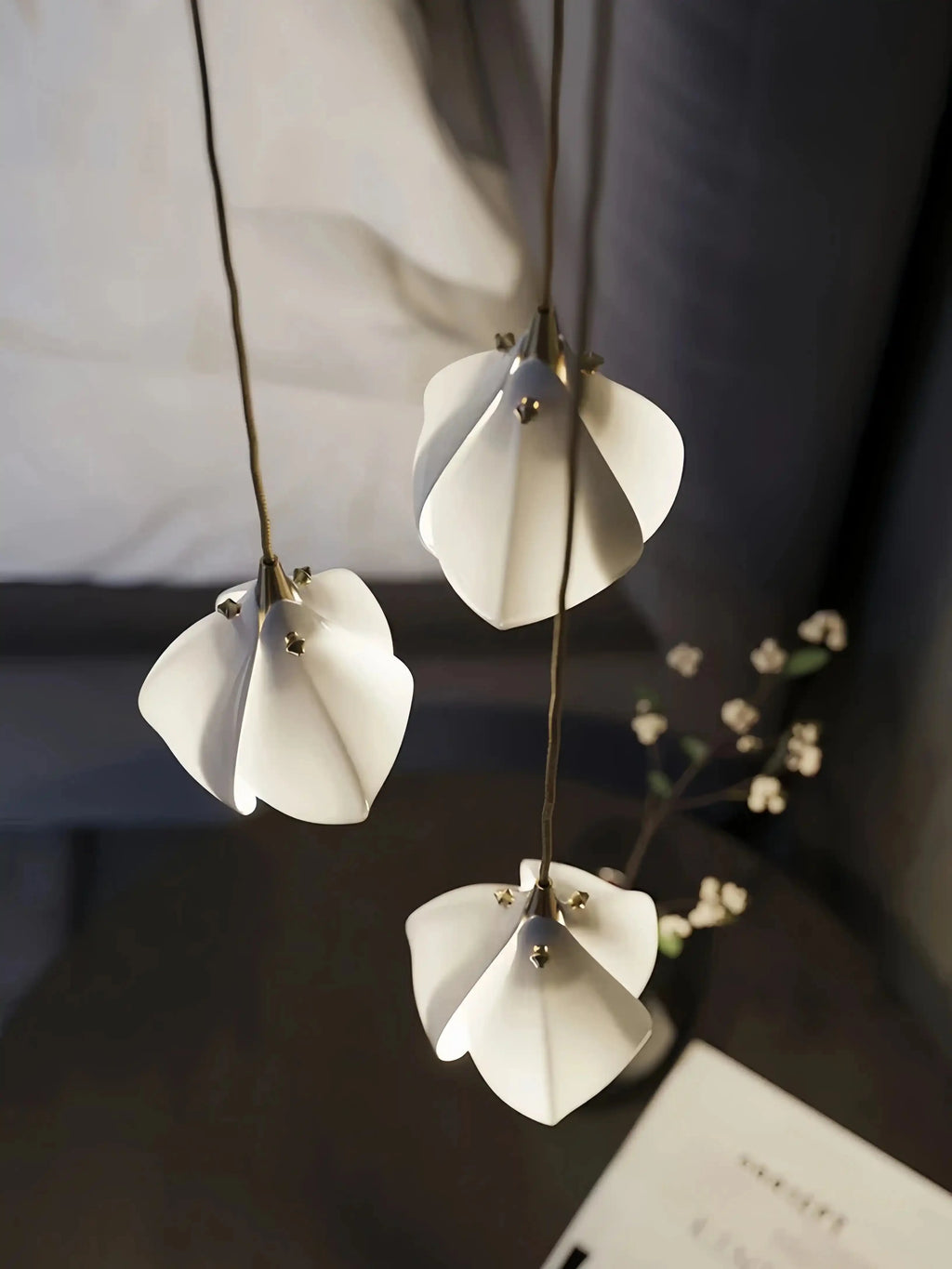 Bloom Chandelier - 26 Lights | Ellipse styleEmitting White LightingBlushlighting