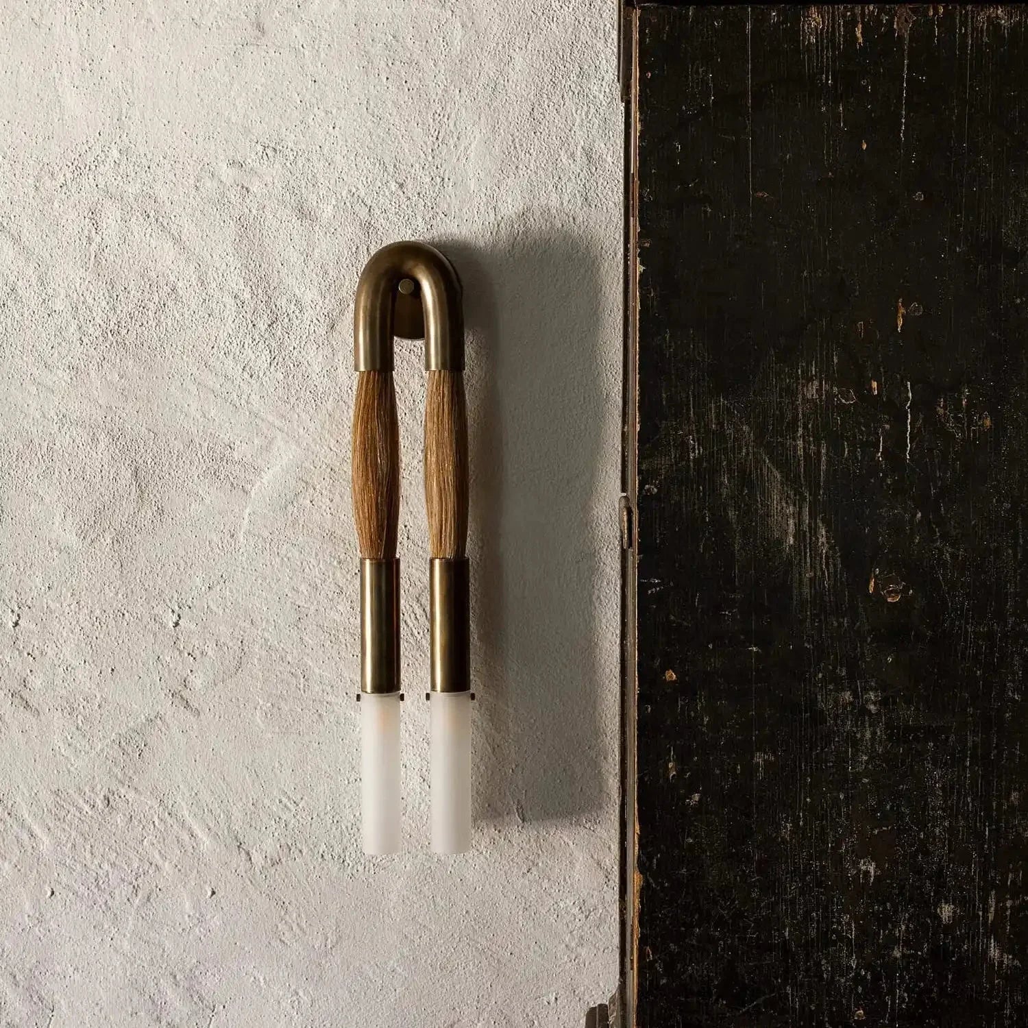 Double Head Antonia Horsehair Sconce-Manorlights